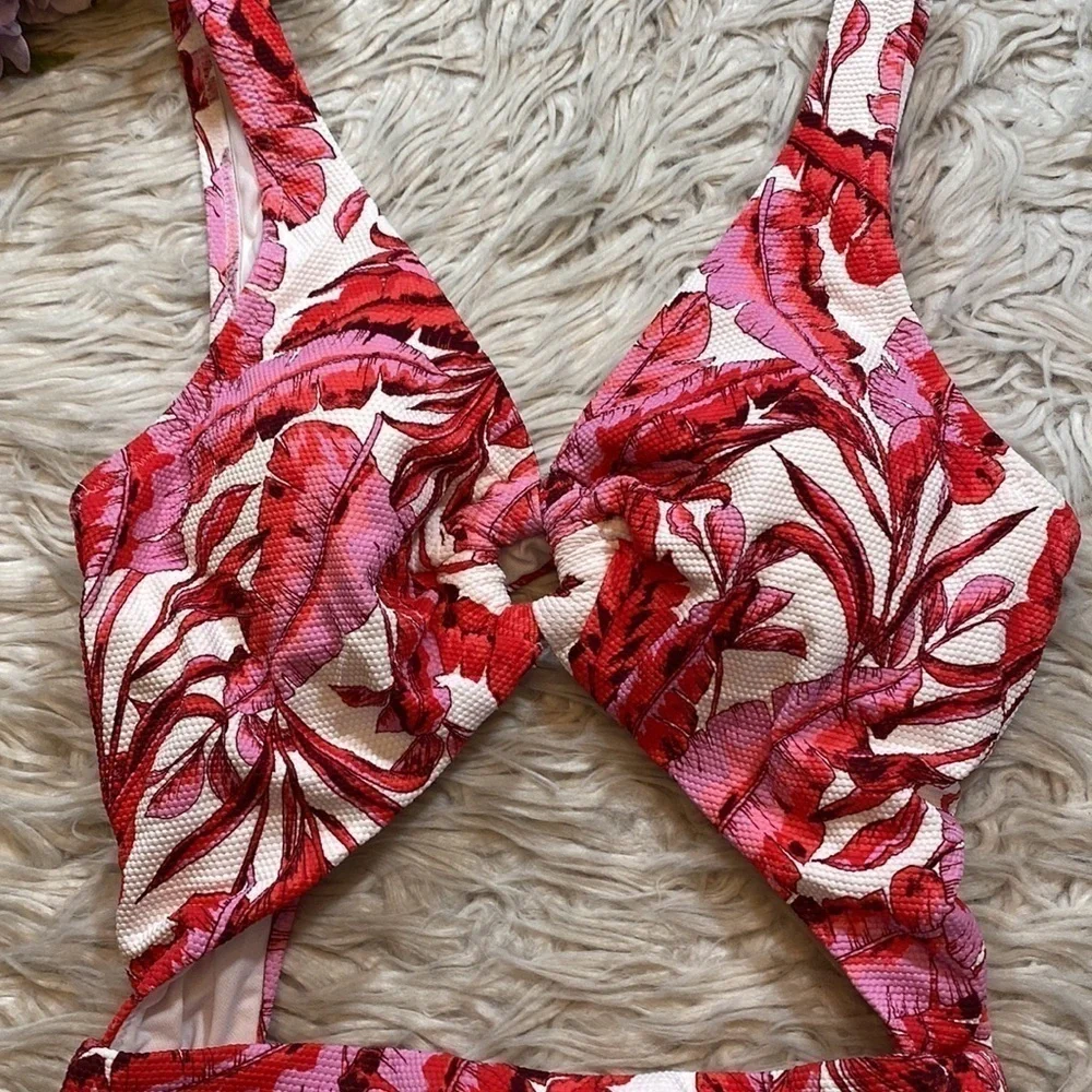 NWT Jessica Simpson Fuchsia Multi Palm O Ring Cut Out One Piece Swimsuit sz S